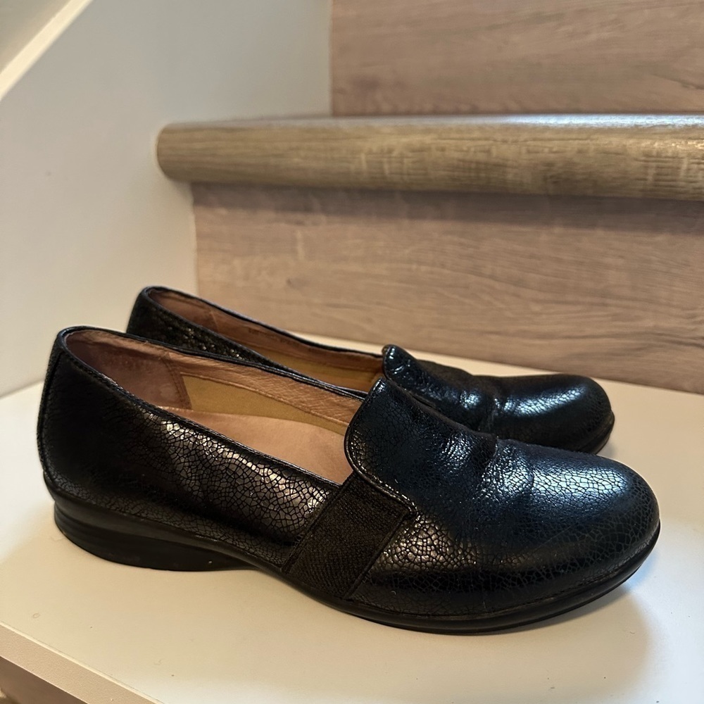 Dansko Jessica loafer black leather shiny textured slide size 37
